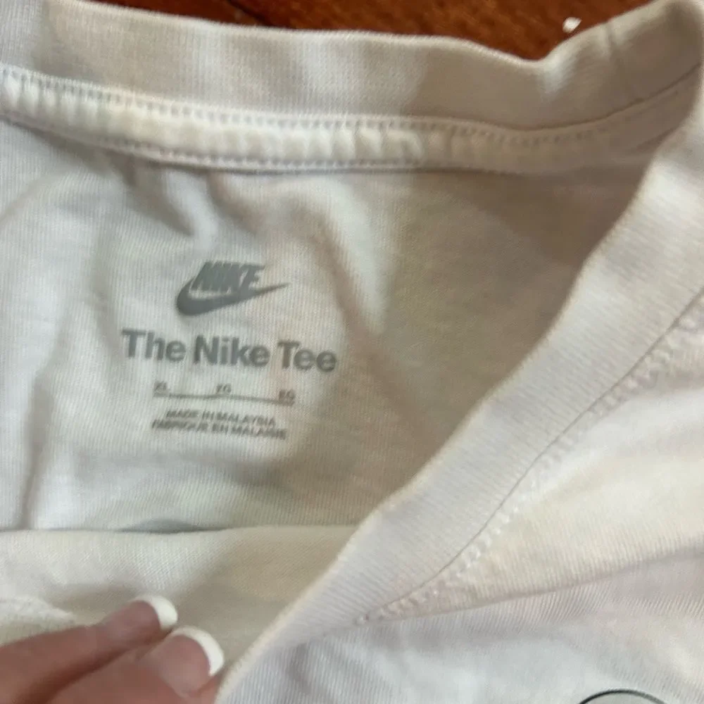 Nike Air white T-Shirt with Graphic, youth xl
